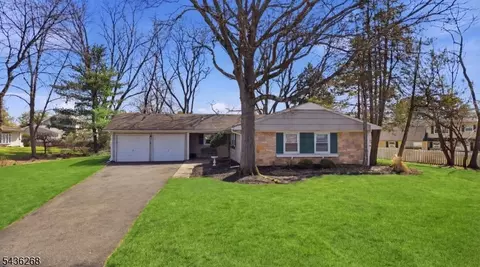 27 Summerall Rd, Somerset, NJ 08873