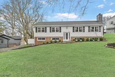 104 Summit Rd, Sparta, NJ 07871