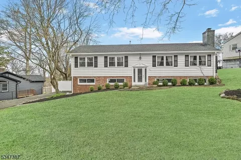 104 Summit Rd, Sparta, NJ 07871