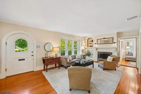 148 Beekman Rd, Summit, NJ 07901 photo 2
