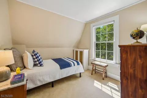 Bedroom - 148 Beekman Rd, Summit, NJ 07901 photo 6 of 7