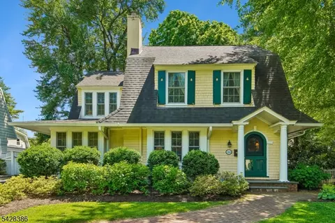 148 Beekman Rd, Summit, NJ 07901