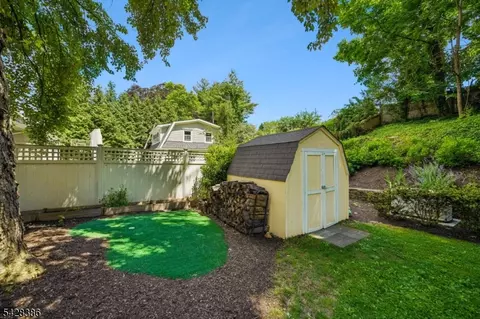 Exterior - 148 Beekman Rd, Summit, NJ 07901 photo 4 of 5