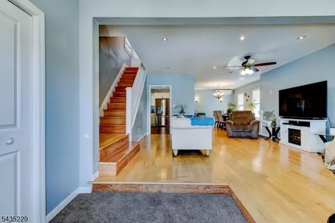 278 Centre St, Nutley, NJ 07110 photo 4