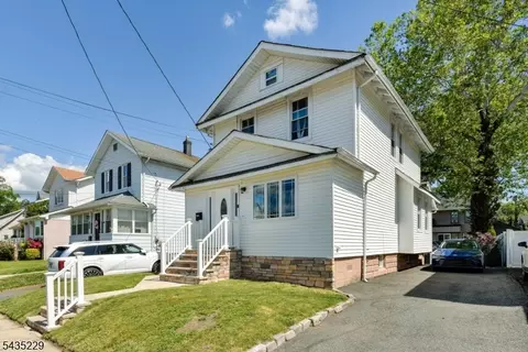 278 Centre St, Nutley, NJ 07110