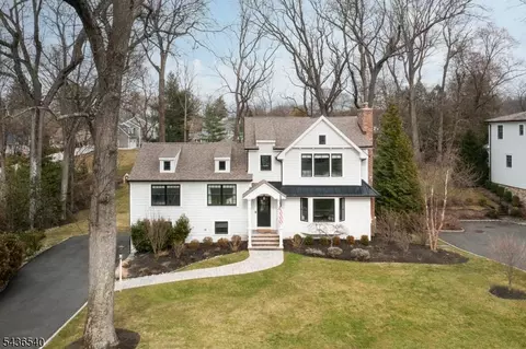 4 Crestwood Dr, Chatham Twp, NJ 07928