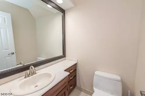 68 Mandeville Dr, Wayne, NJ 07470 photo 16