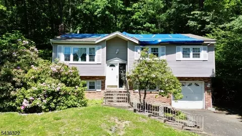 36 Paderewski Rd, Oak Ridge, NJ 07438