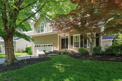 48 Huntington Rd, Basking Ridge, NJ 07920