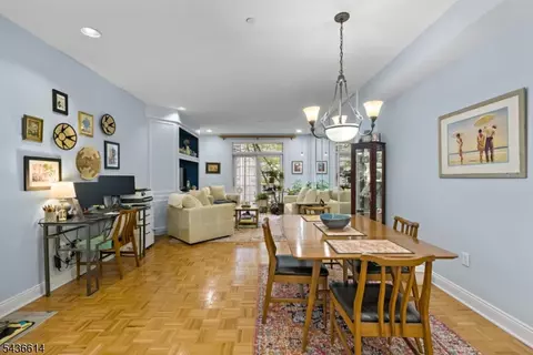 208-32 Shearwater Ct #32, Jersey City, NJ 07305