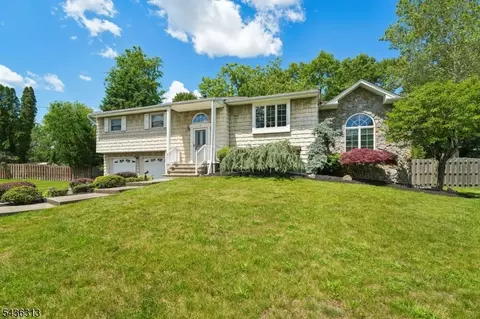 18 Mary Ellen Dr, Edison, NJ 08820