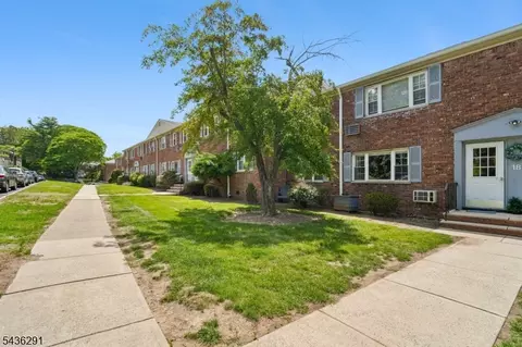 18 Wedgewood Dr #25, Verona, NJ 07044