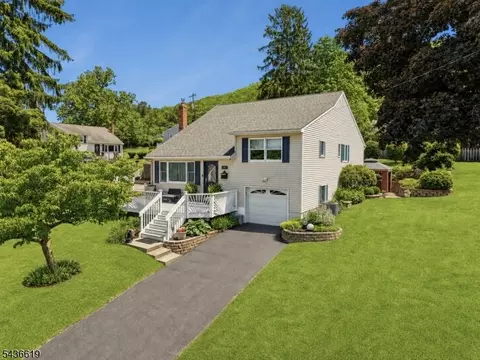 1 Lincoln Ave, Ogdensburg, NJ 07439