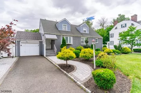 246 E 2nd Ave, Roselle, NJ 07203