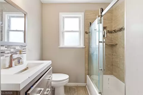 246 E 2nd Ave, Roselle, NJ 07203 photo 5