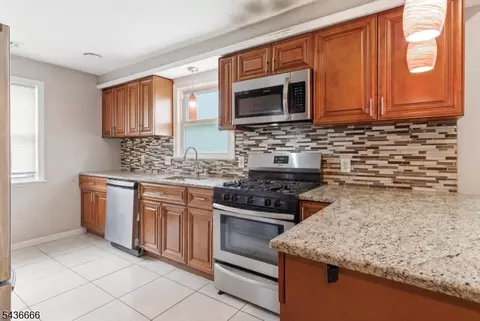 246 E 2nd Ave, Roselle, NJ 07203 photo 4