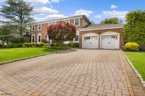 12 Longell Dr, Wayne, NJ 07470 photo 3