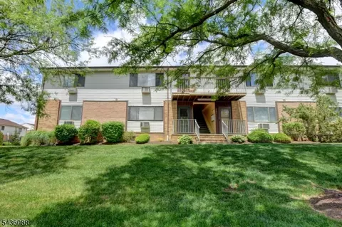 1303 Cricket Ln, Woodbridge, NJ 07095