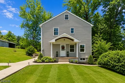 46 Ideal St, Long Hill, NJ 07933