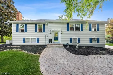 97 Beacon Hill Rd, Califon, NJ 07830
