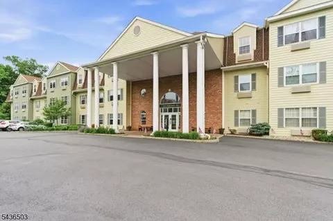 1208 Richmond Rd #208, West Milford, NJ 07480