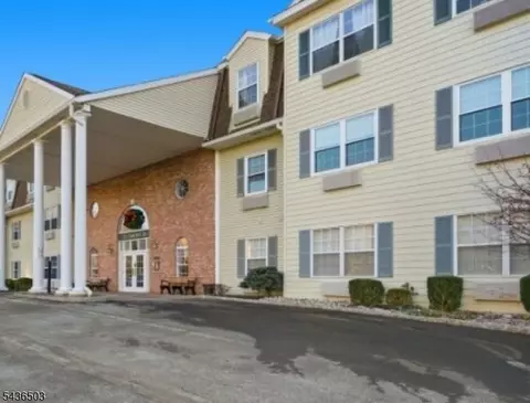 1208 Richmond Rd #208, West Milford, NJ 07480