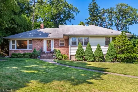 17 Luddington Rd, West Orange, NJ 07052