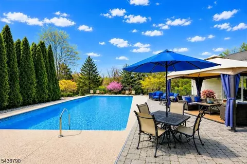 1 Demott Dr, Whitehouse Station, NJ 08889