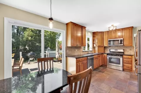 Kitchen - 7 Mitchell Ln, Clinton, NJ 08809 photo 4 of 4