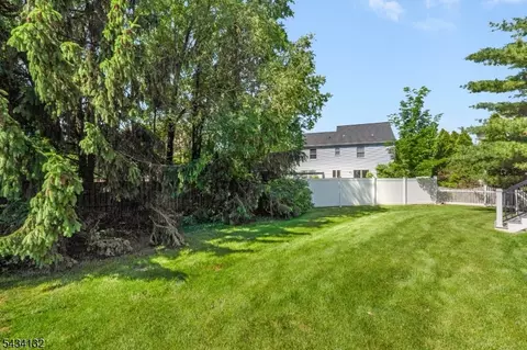 Exterior - 7 Mitchell Ln, Clinton, NJ 08809 photo 7 of 11