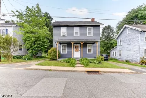 33 West St, Bloomsbury, NJ 08804