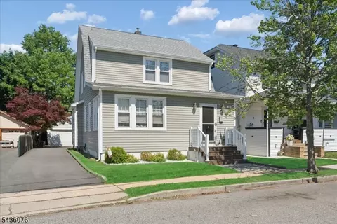 79 Franklin Pl, Totowa, NJ 07512