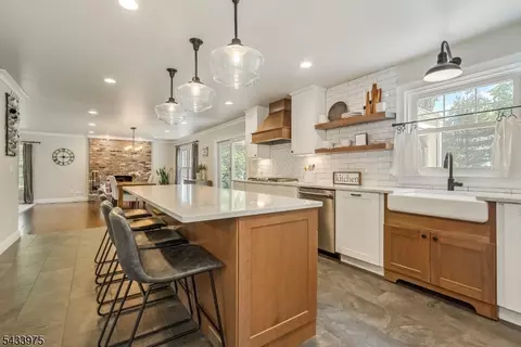 Kitchen - 54 Dean Rd, Mendham, NJ 07945 photo 4 of 5