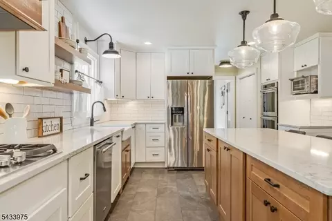 Kitchen - 54 Dean Rd, Mendham, NJ 07945 photo 2 of 5