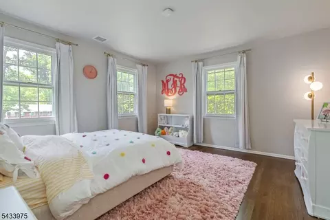 Bedroom - 54 Dean Rd, Mendham, NJ 07945 photo 3 of 5