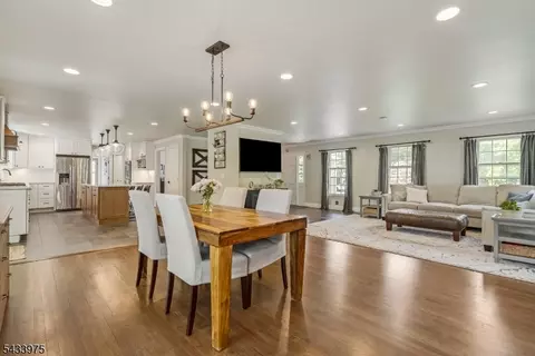 Dining - 54 Dean Rd, Mendham, NJ 07945 photo 1 of 2