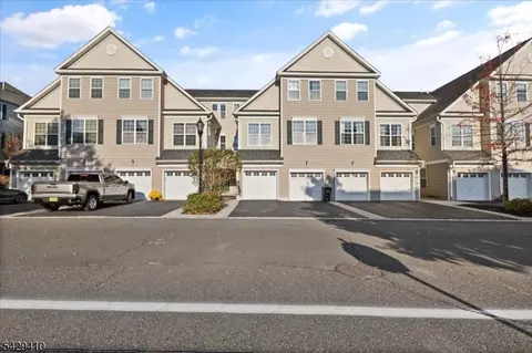 17 Swing Bridge Ln, South Bound Brook, NJ 08880