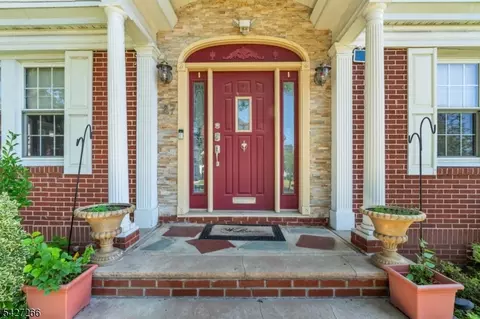 87 Keer Ave, Newark, NJ 07112