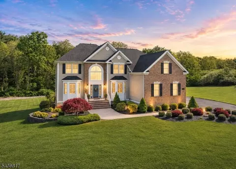 16 Saint Andrews Ct, Flanders, NJ 07836