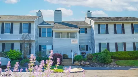 254 Nuthatch Ct, Three Bridges, NJ 08887
