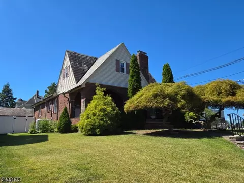 304 Henry St, Hasbrouck Heights, NJ 07604