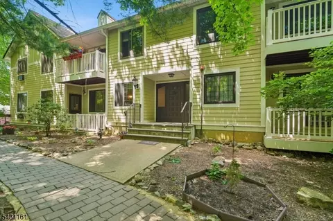 18 B Foxwood Dr UNIT B, Morris Plains, NJ 07950