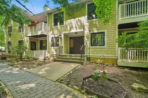 18 B Foxwood Dr UNIT B, Morris Plains, NJ 07950