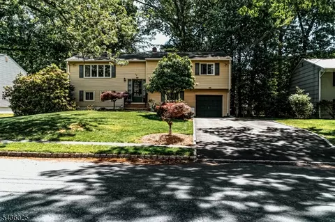 62 Trocha Ave, Livingston, NJ 07039