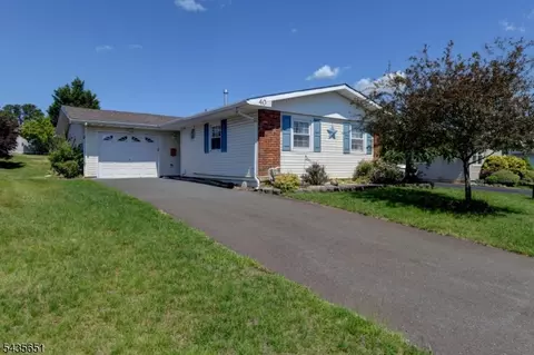 40 Sidney Ct, Brick Twp, NJ 08724