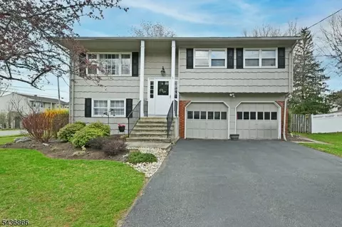 71 Clover Hill Dr, Flanders, NJ 07836