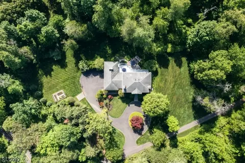 77 Pleasantville Rd, New Vernon, NJ 07976