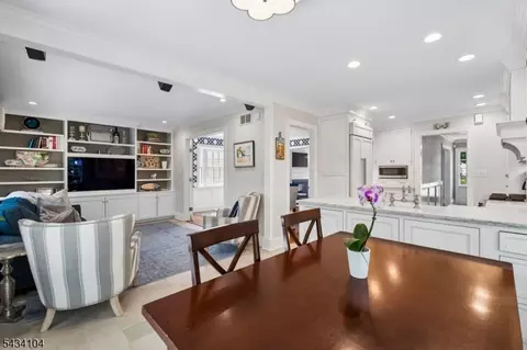 Dining - 18 Colony Dr, Summit, NJ 07901 photo 4 of 4