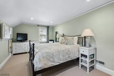 Bedroom - 18 Colony Dr, Summit, NJ 07901 photo 5 of 5