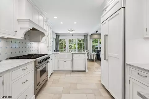 Kitchen - 18 Colony Dr, Summit, NJ 07901 photo 2 of 2